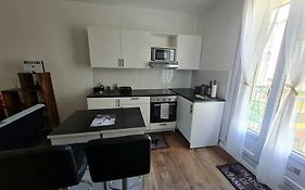 Appartement Moderne, 5 Min Du Centre Ville A Pied