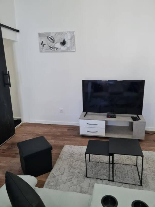 Appartement Moderne, 5 Min Du Centre Ville A Pied Béziers Exterior foto